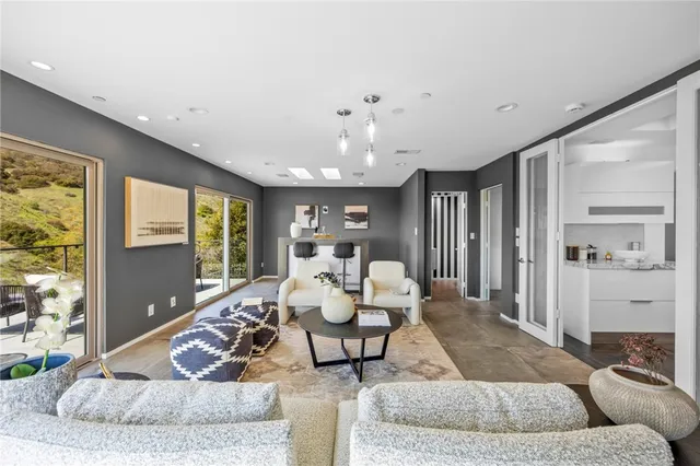 $1,870,000 | 2637 North Mountain Avenue, Claremont, CA 91711