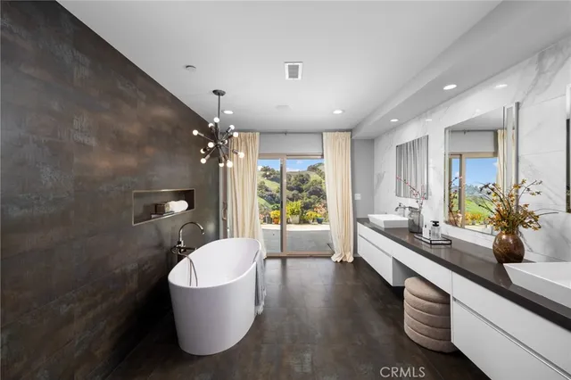 $1,870,000 | 2637 North Mountain Avenue, Claremont, CA 91711