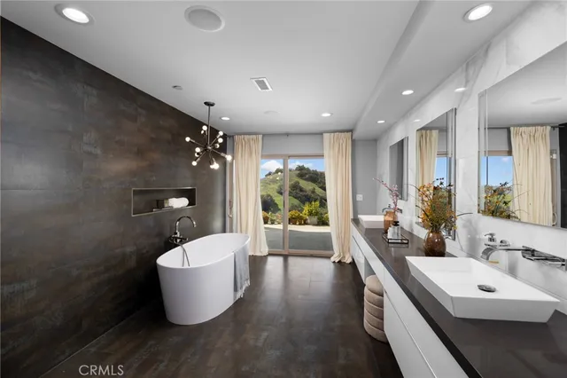 $1,870,000 | 2637 North Mountain Avenue, Claremont, CA 91711