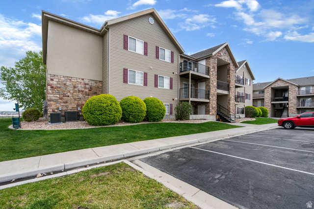 37 West Ridge Road Saratoga Springs, UT 84045 - Photo 1 of 32
