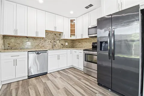 $2,700 | 610 Southwest 2nd Avenue, Unit 1, Dania Beach, FL 33004