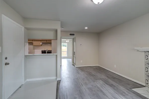$1,100 | 3300 Pebblebrook Drive, Unit 15, Seabrook, TX 77586