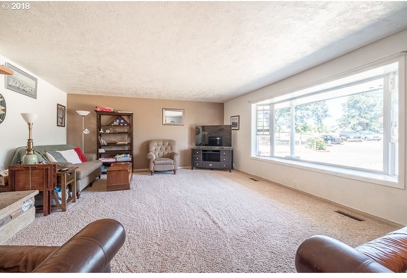 6014 Gath Road Southeast Salem, OR 97317 - Photo 6 of 32 Gallery Image 6