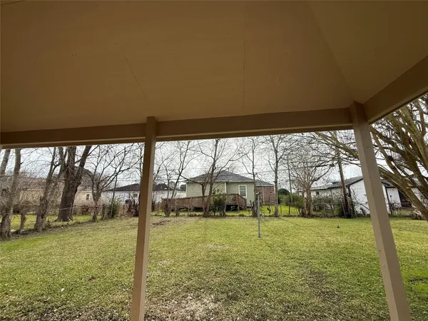 $1,550 | 7225 Hummingbird Lane, Texas City, TX 77591
