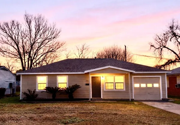 $1,550 | 7225 Hummingbird Lane, Texas City, TX 77591