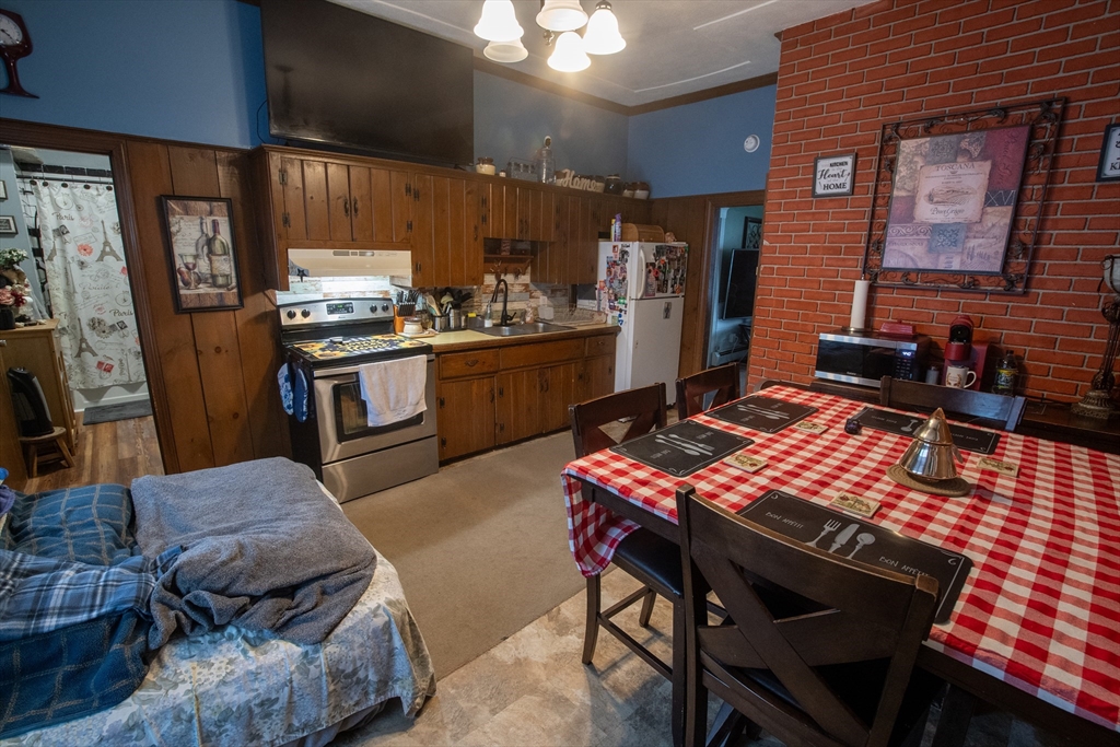 1088 Diamond Hill Road Woonsocket, RI 02895 - Photo 4 of 42