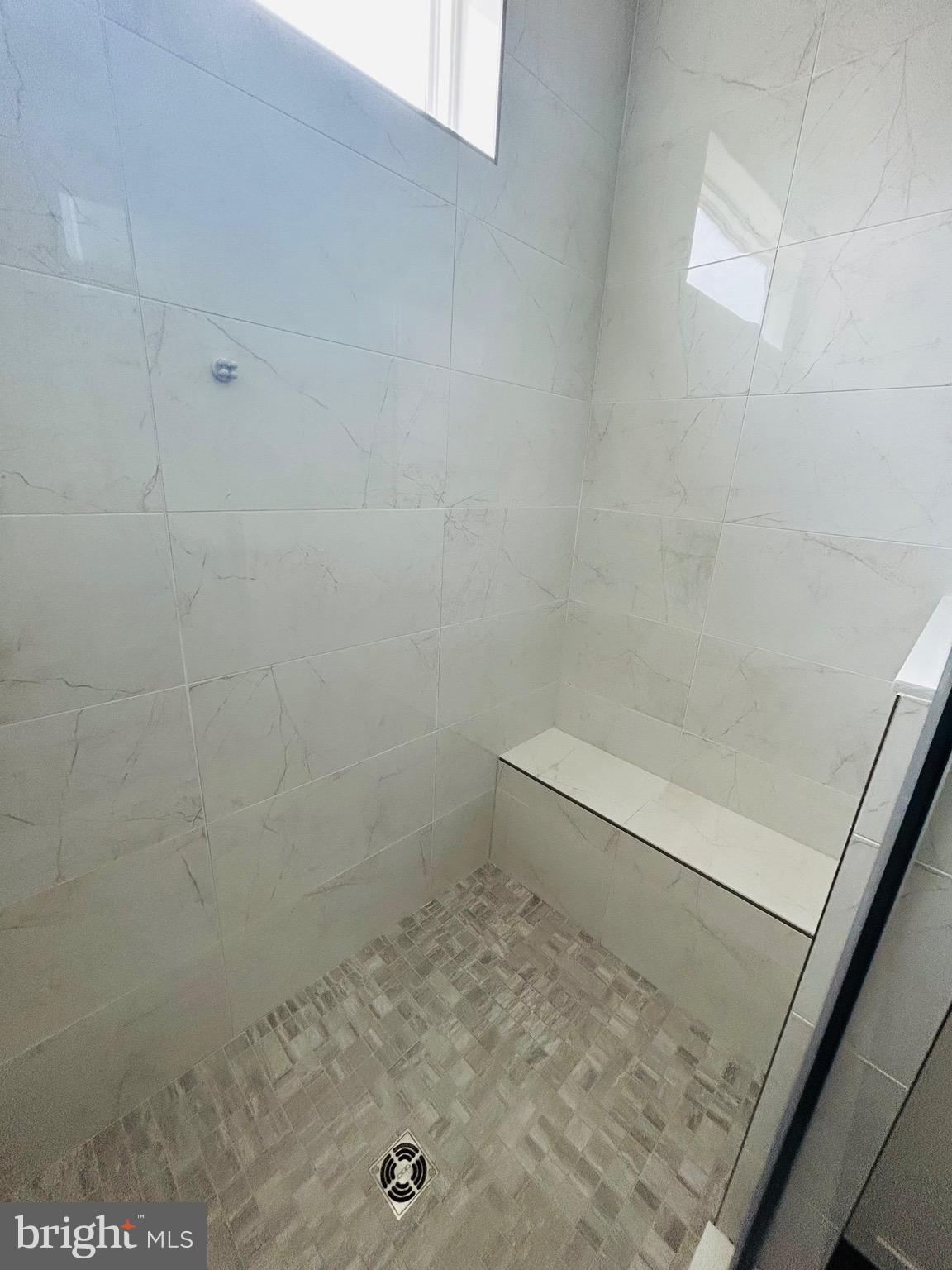 22351 Roanoke Rise Terrace Ashburn, VA 20148 - Photo 19 of 28 a bathroom with a sink and a toilet