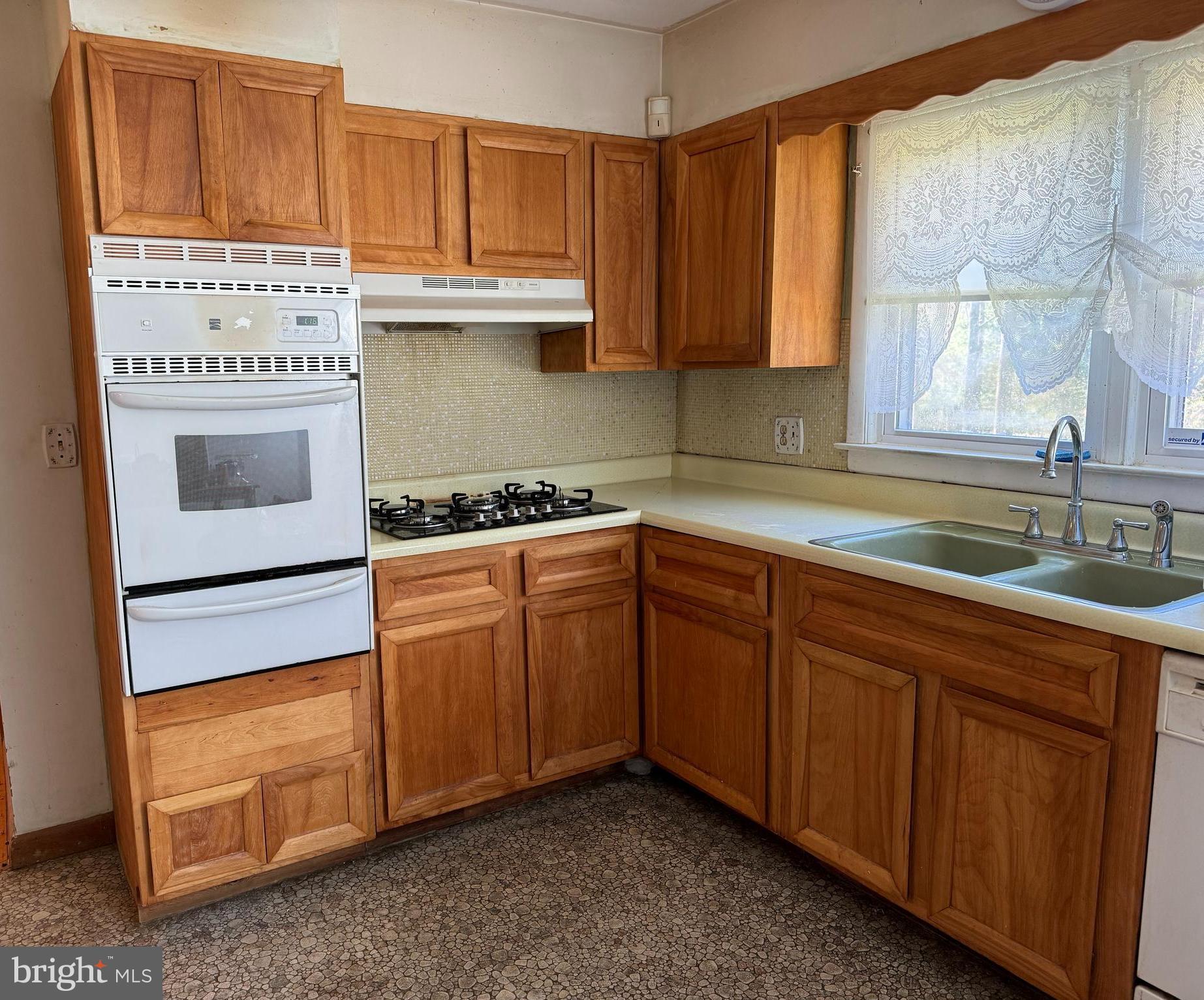 107 Richardson Road Robbinsville, NJ 08691 - Photo 7 of 12