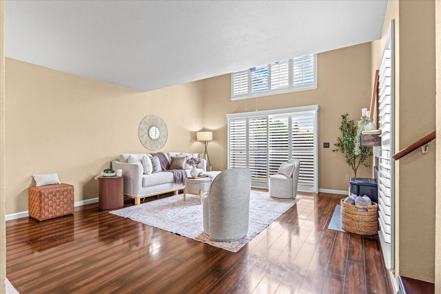 750 Lincoln Road, Unit 58 Yuba City, CA 95991 - Photo 17 of 69 a living room with furniture and wooden floor