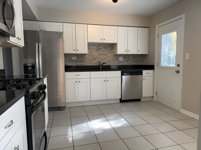 $484,900 | 533 Surryse Road, Lake Zurich, IL 60047