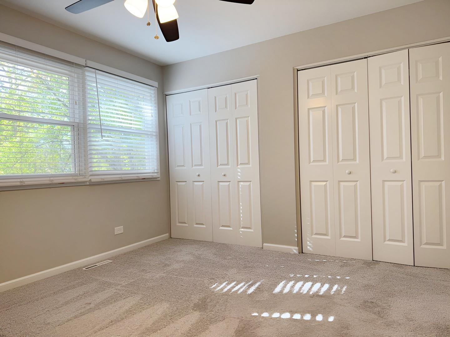 533 Surryse Road Lake Zurich, IL 60047 - Photo 23 of 51 an empty room with windows
