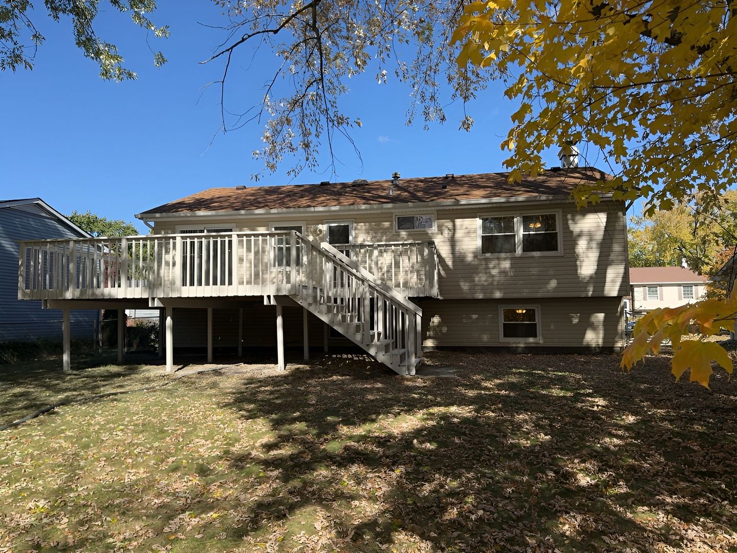 533 Surryse Road Lake Zurich, IL 60047 - Photo 4 of 51 a view of a house with a yard