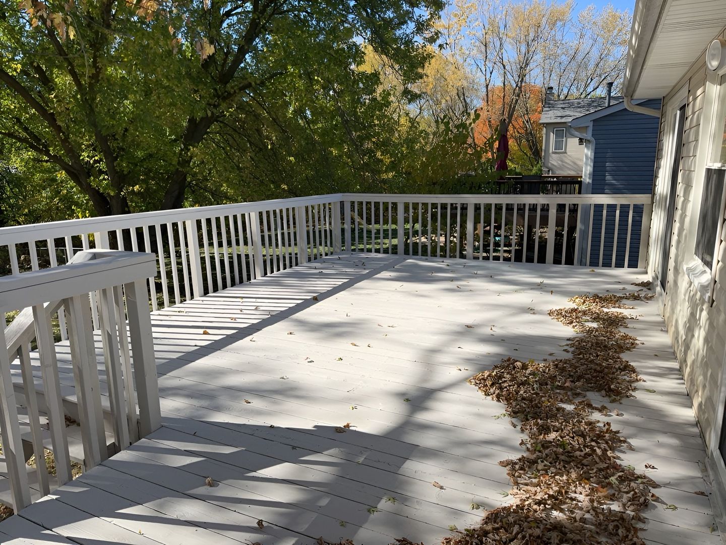 533 Surryse Road Lake Zurich, IL 60047 - Photo 8 of 51 a view of a wooden fence