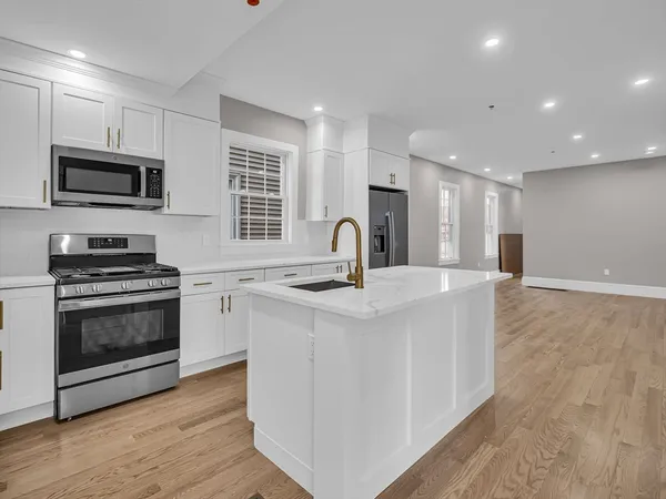$6,400 | 24 Pleasant Street, Unit 1, Boston, MA 02125