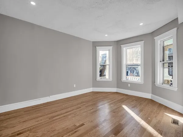 $6,000 | 24 Pleasant Street, Unit 1, Boston, MA 02125