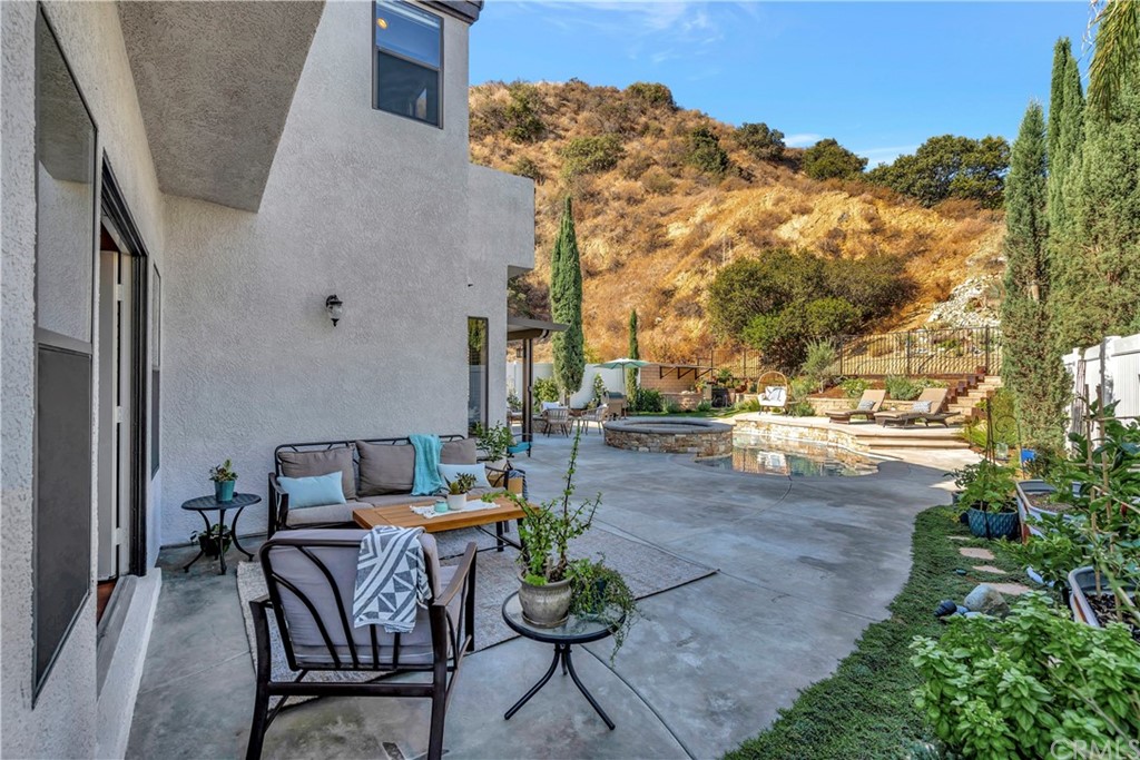 1600 Canyon Crest Circle Corona, CA 92882 - Photo 32 of 74