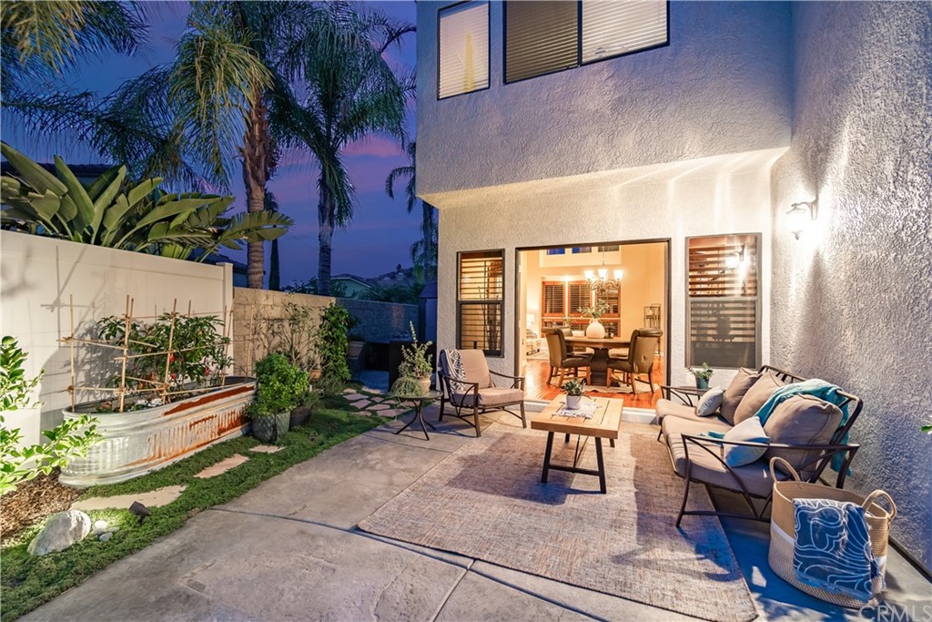 1600 Canyon Crest Circle Corona, CA 92882 - Photo 6 of 74 a living room filled with furniture