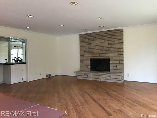 207 Lewiston Road Grosse Pointe Farms, MI 48236 - Photo 10 of 32