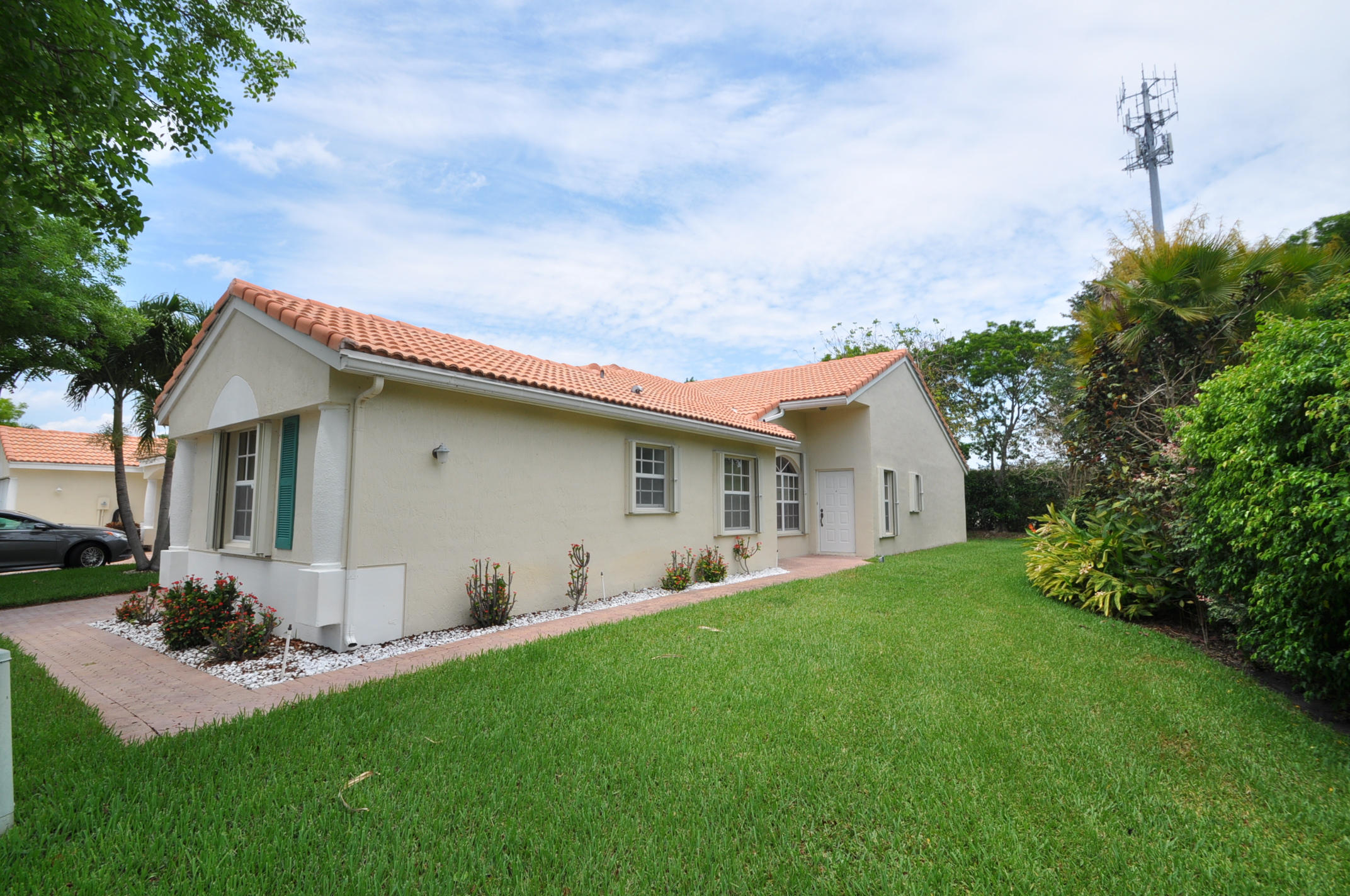 6053 Petunia Road Delray Beach, FL 33484 - Photo 2 of 33 DSC_0065