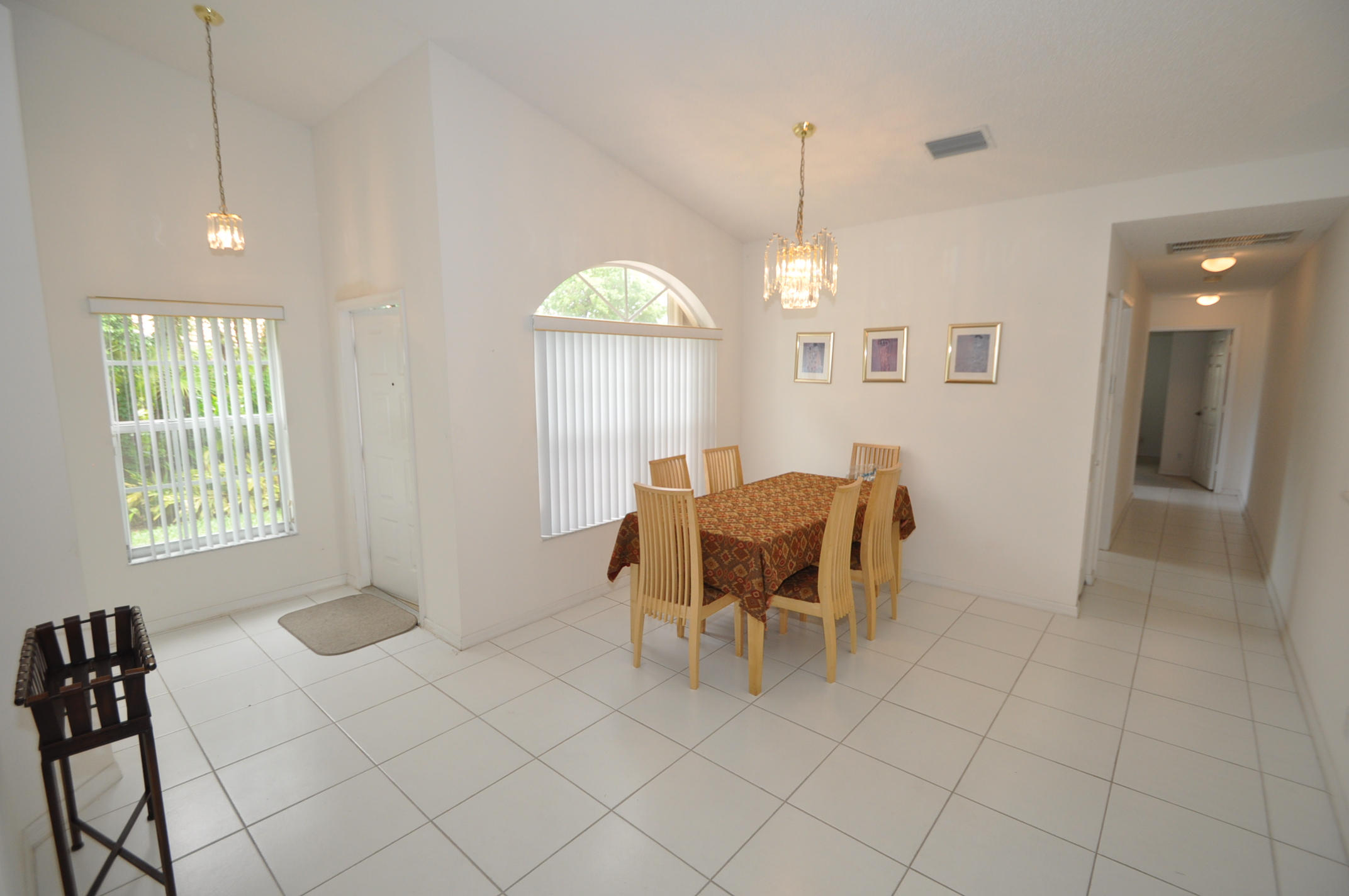 6053 Petunia Road Delray Beach, FL 33484 - Photo 5 of 33 DSC_0078