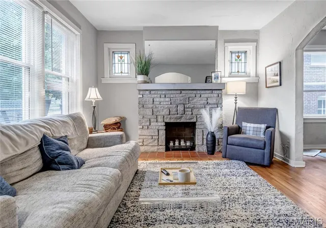 $450,000 | 1026 Claytonia Terrace, St. Louis, MO 63117