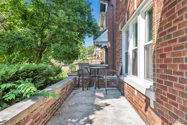 $450,000 | 1026 Claytonia Terrace, St. Louis, MO 63117