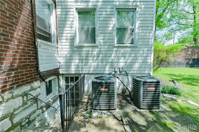 $450,000 | 1026 Claytonia Terrace, St. Louis, MO 63117