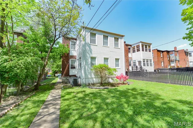 $450,000 | 1026 Claytonia Terrace, St. Louis, MO 63117