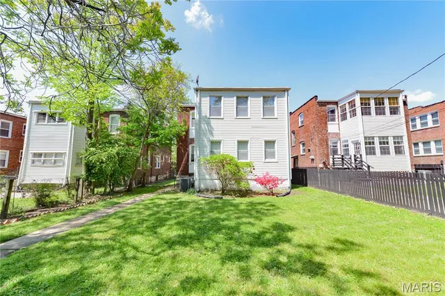 $450,000 | 1026 Claytonia Terrace, St. Louis, MO 63117