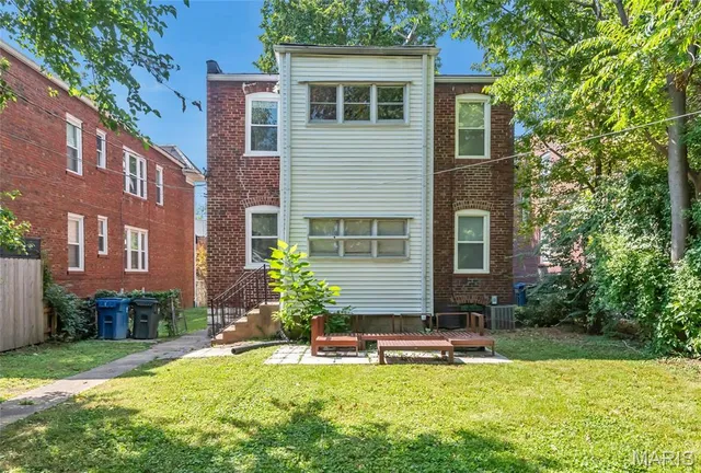 $450,000 | 1026 Claytonia Terrace, St. Louis, MO 63117