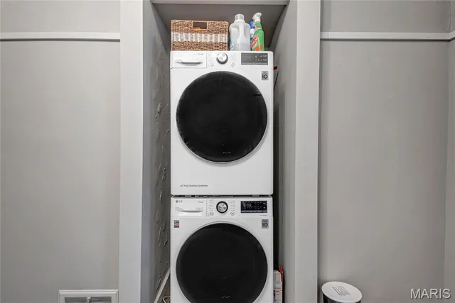 $450,000 | 1026 Claytonia Terrace, St. Louis, MO 63117