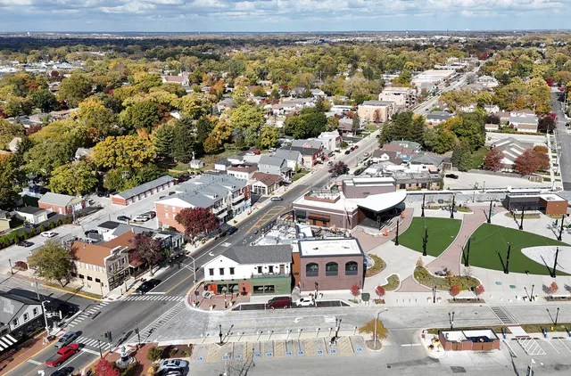 $489,900 | 17204 67th Court, Tinley Park, IL 60477