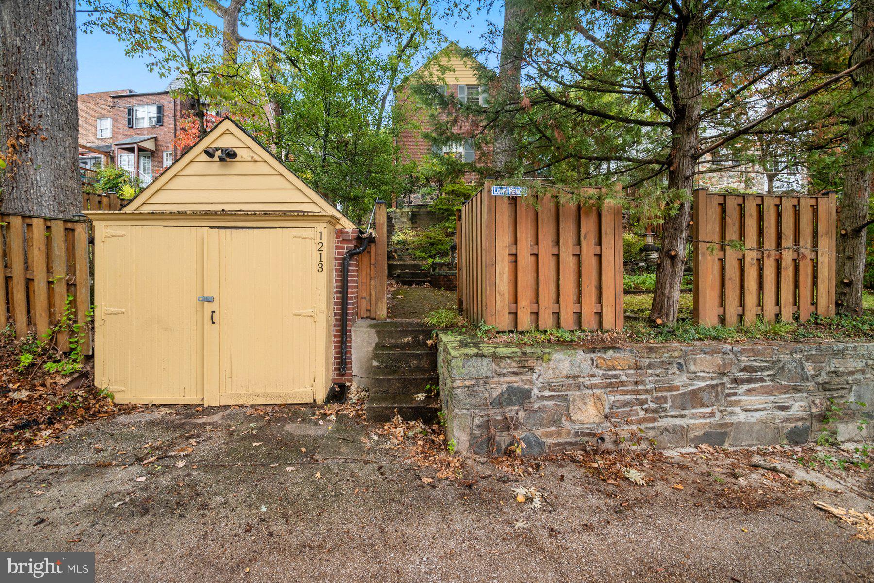 1213 Roundhill Road Baltimore, MD 21218 - Photo 35 of 41 Gallery Image 35