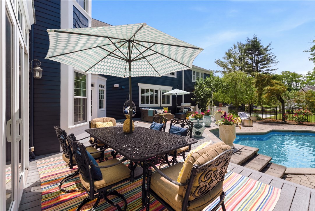 198 Poppasquash Road Bristol, RI 02809 - Photo 12 of 48