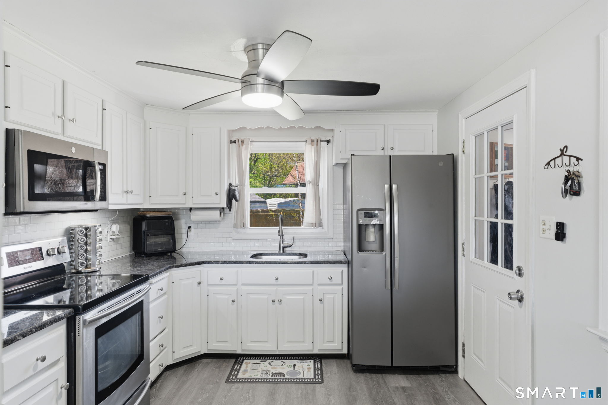 331 King Street Bristol, CT 06010 - Photo 8 of 36