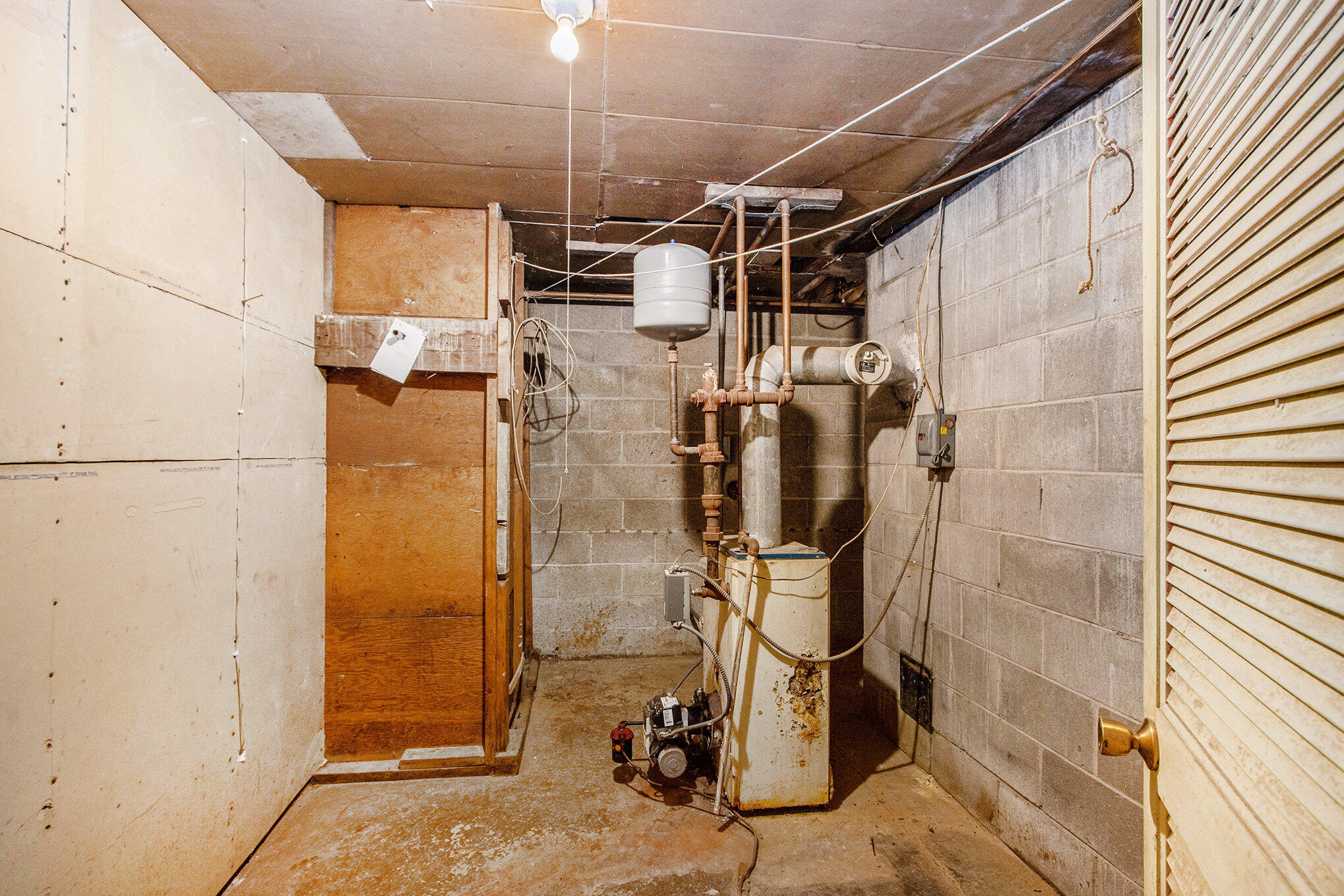 5321 Old Douglas Road Kalamazoo, MI 49009 - Photo 17 of 31 017_file_911