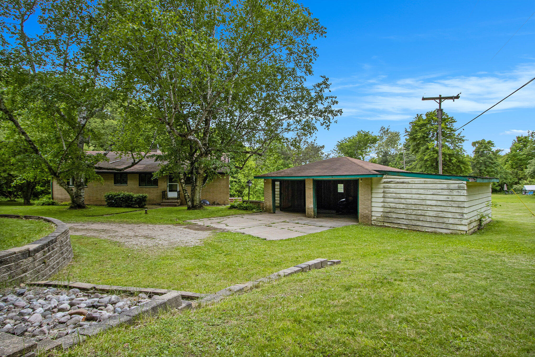 5321 Old Douglas Road Kalamazoo, MI 49009 - Photo 4 of 31 004_file_936