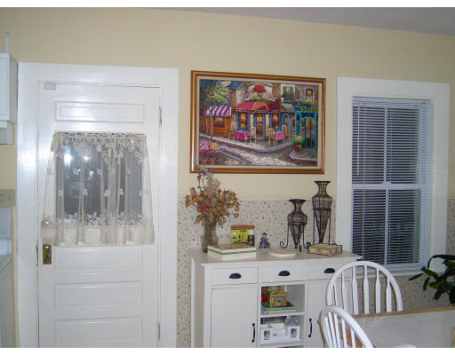 86 Fay Road Framingham, MA 01702 - Photo 4 of 18