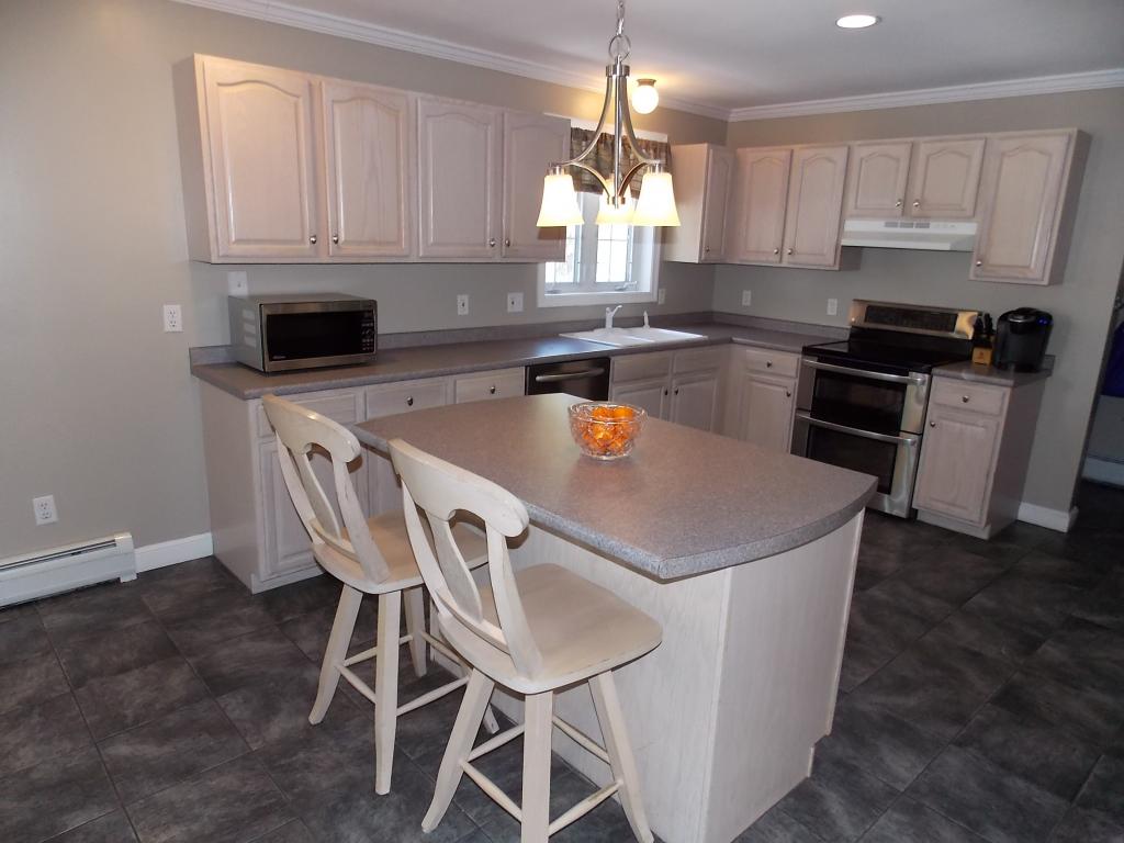 28 Duncan Farms Road Manchester, NH 03102 - Photo 5 of 31
