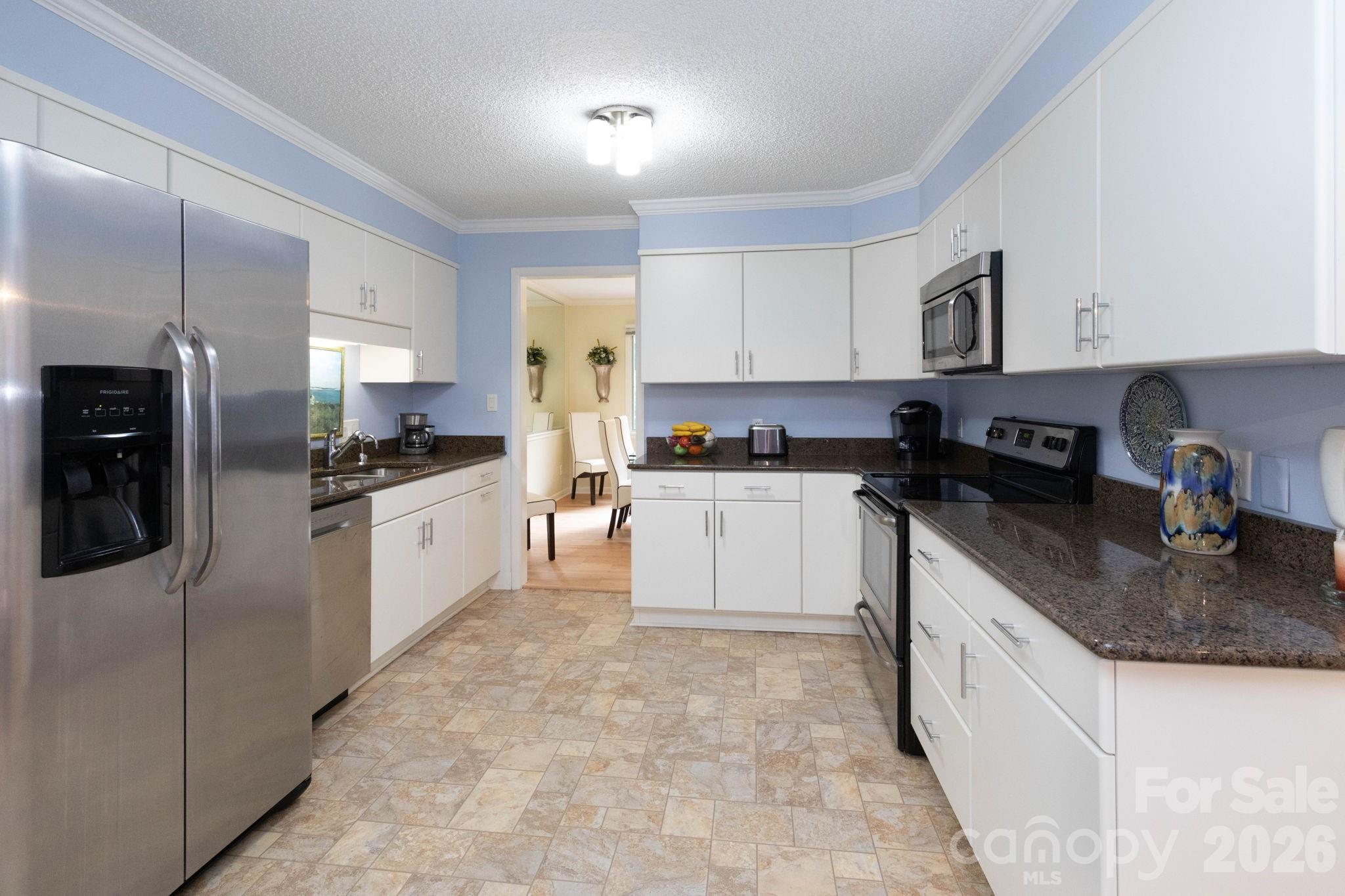 301 Crowfields Lane Asheville, NC 28803 - Photo 6 of 28