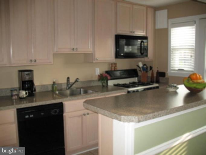 1602 Loch Ness Road Towson, MD 21286 - Photo 13 of 16 Kitchen