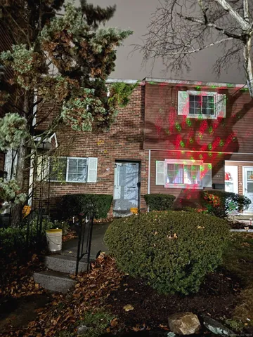 $2,100 | 9 Patricia Road, Unit E, Bridgeport, CT 06606