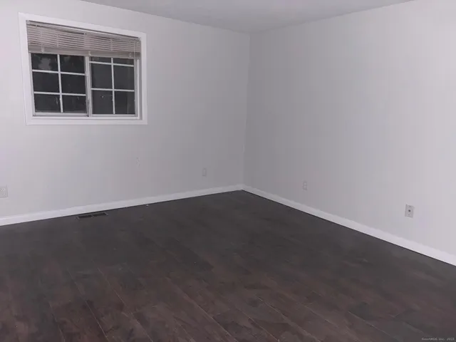 $2,100 | 9 Patricia Road, Unit E, Bridgeport, CT 06606