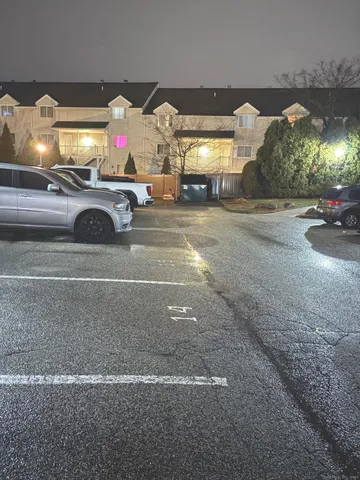 $2,100 | 9 Patricia Road, Unit E, Bridgeport, CT 06606