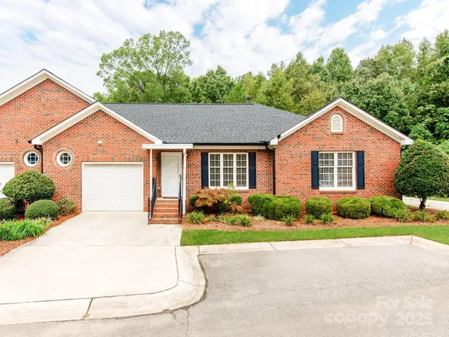 $325,000 | 2207 Windsor Woods Drive, Gastonia, NC 28054