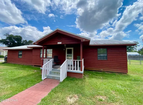 $184,900 | 6913 Broadway Street, Grand Ridge, FL 32442