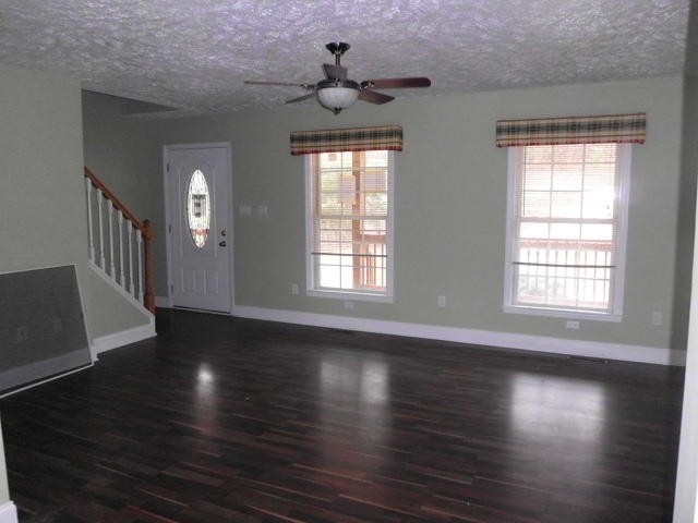 1572 Wooldridge Road Blue Ridge, VA 24064 - Photo 2 of 18 Living Room