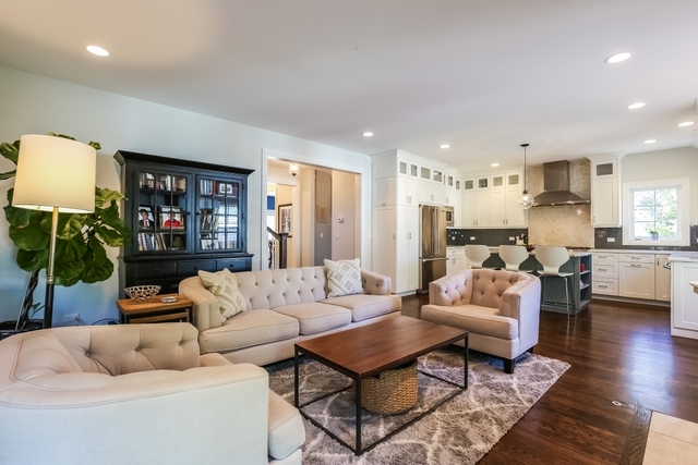 636 Northmoor Road Lake Forest, IL 60045 - Photo 8 of 40 a living room with furniture and a wooden floor