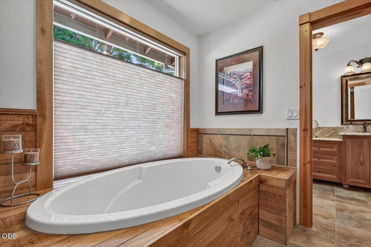 2240 Hull Road Medford, OR 97501 - Photo 17 of 49