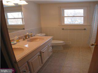 102 Leeds Road Mount Laurel, NJ 08054 - Photo 6 of 6 Gallery Image 6